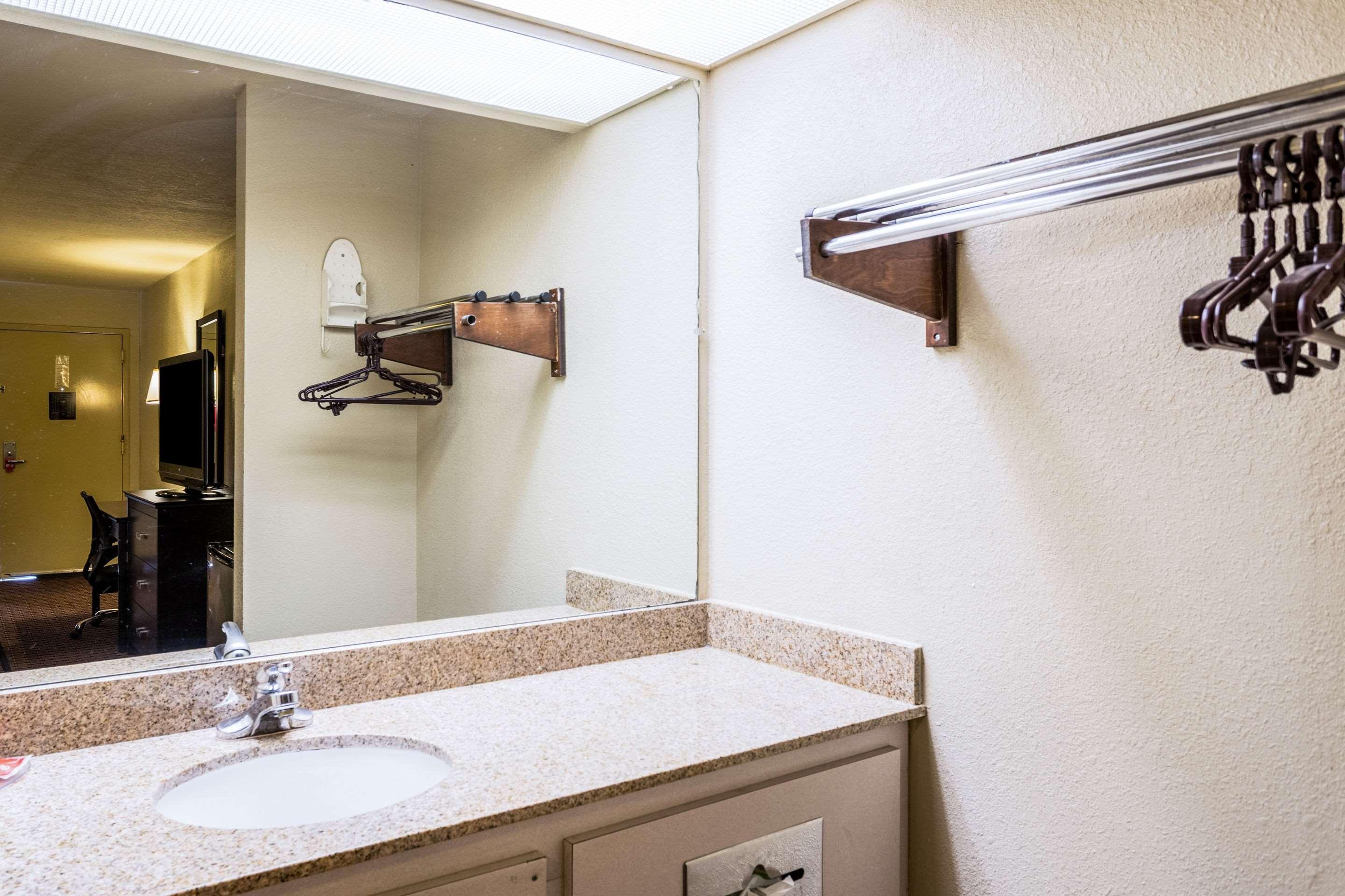 Econo Lodge - Oxmoor Birmingham Ngoại thất bức ảnh